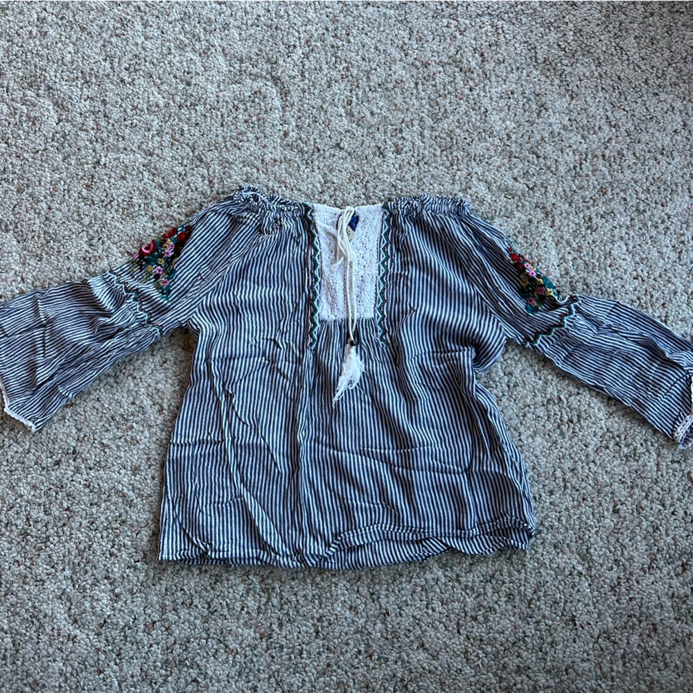 Off the shoulder long sleeve